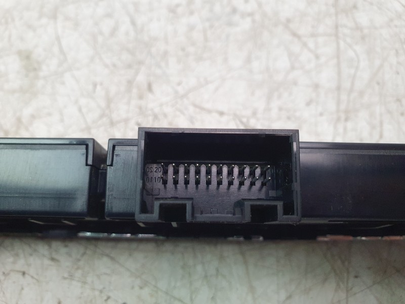 Recambio de warning para audi a3 sportback (8vf) 30 tdi s line referencia OEM IAM 8V0925301GF  