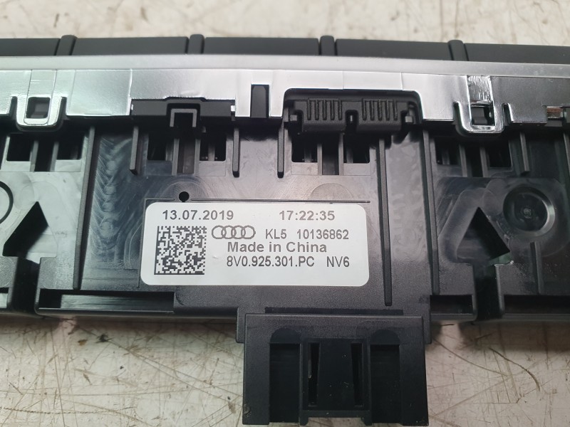 Recambio de warning para audi a3 sportback (8vf) 30 tdi s line referencia OEM IAM 8V0925301GF  