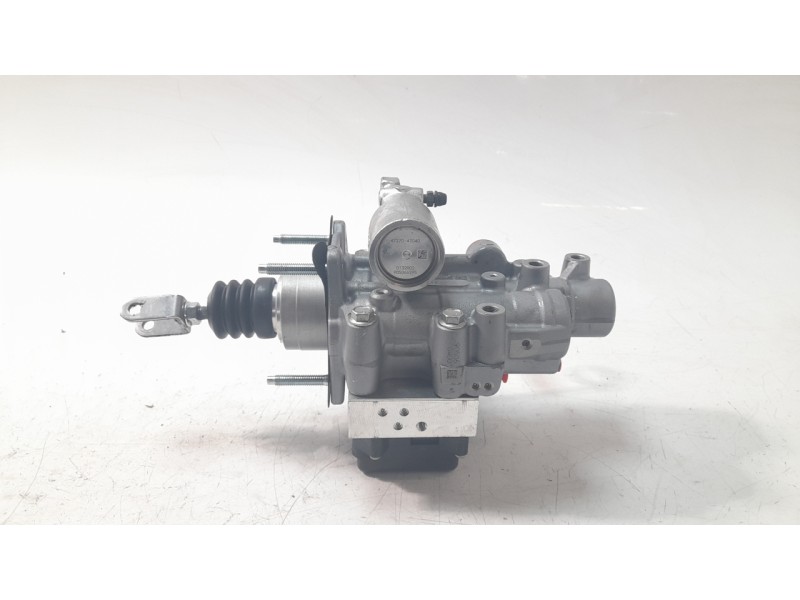 Recambio de bomba freno para toyota corolla (e21) hybrid active referencia OEM IAM 4727047040  