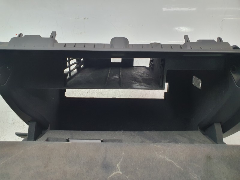 Recambio de guantera para audi a3 sportback (8vf) 30 tdi s line referencia OEM IAM 8V1857124  