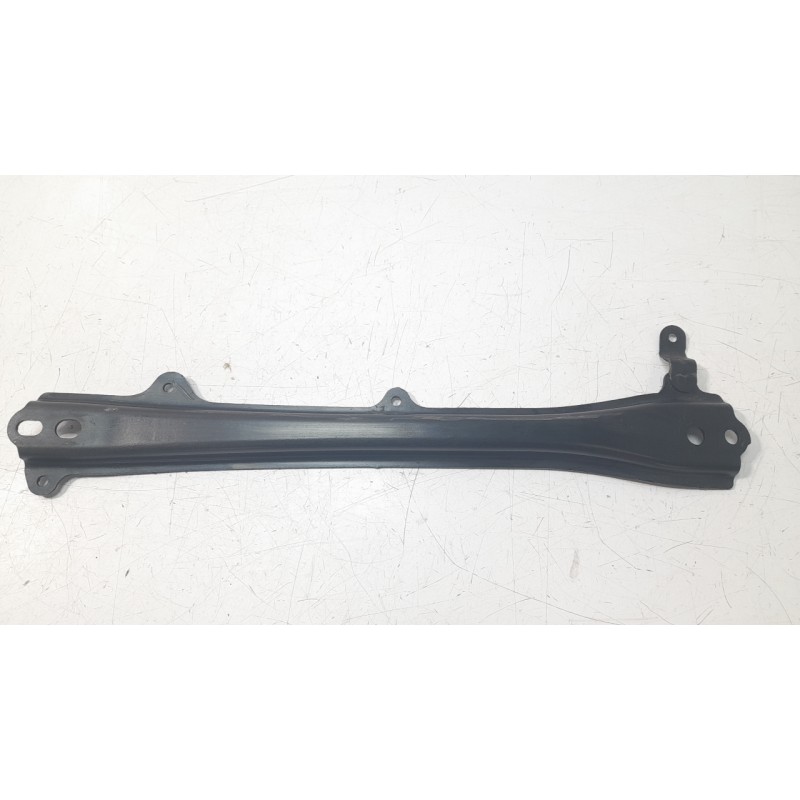 Recambio de travesaño inferior para toyota corolla (e21) hybrid active referencia OEM IAM 5110702190  