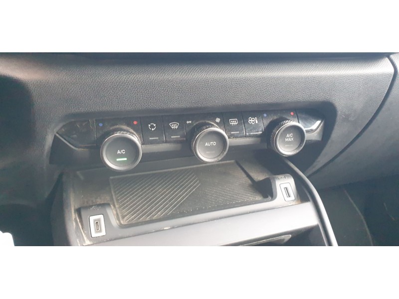 Recambio de mando climatizador para citroen c4 berlina e-feel referencia OEM IAM 9844375880  