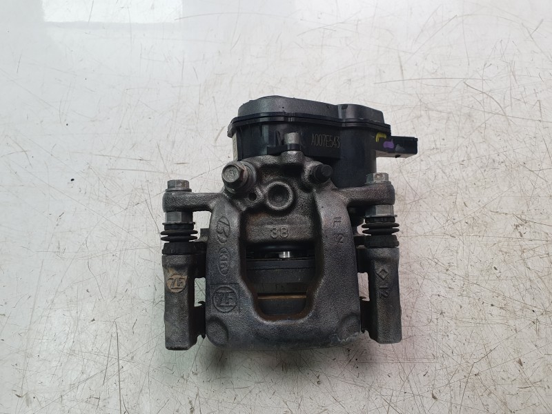 Recambio de pinza de freno trasera derecha para hyundai tucson (nx) klass 2wd referencia OEM IAM 58230N7600  