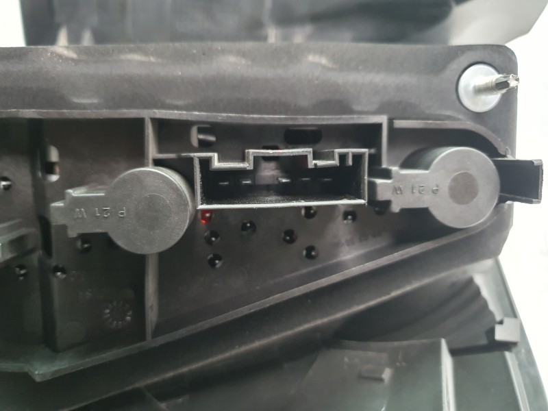 Recambio de piloto trasero izquierdo para bmw x1 (e84) sdrive 18 d referencia OEM IAM 63212992477 103F06241771 16204701