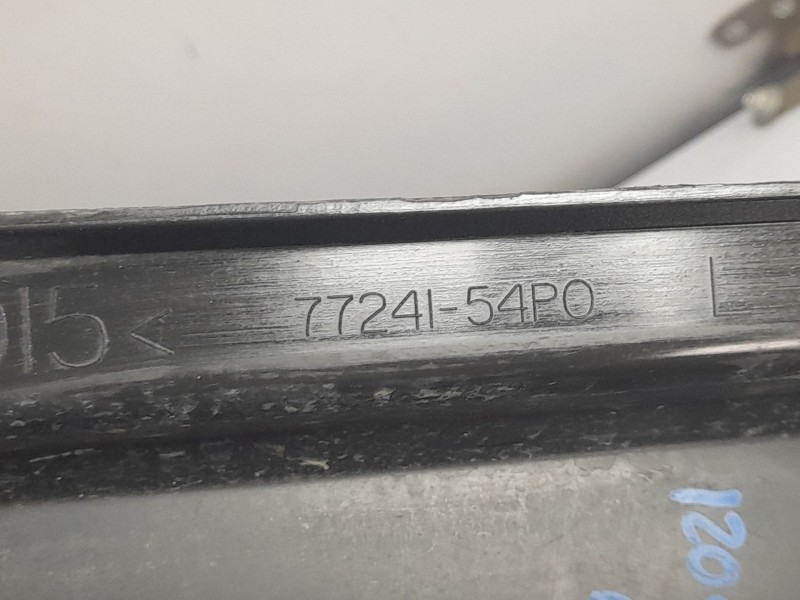 Recambio de estribo lateral para suzuki vitara 1.5 strong hybrid gle 2wd referencia OEM IAM 7724054P105PK  