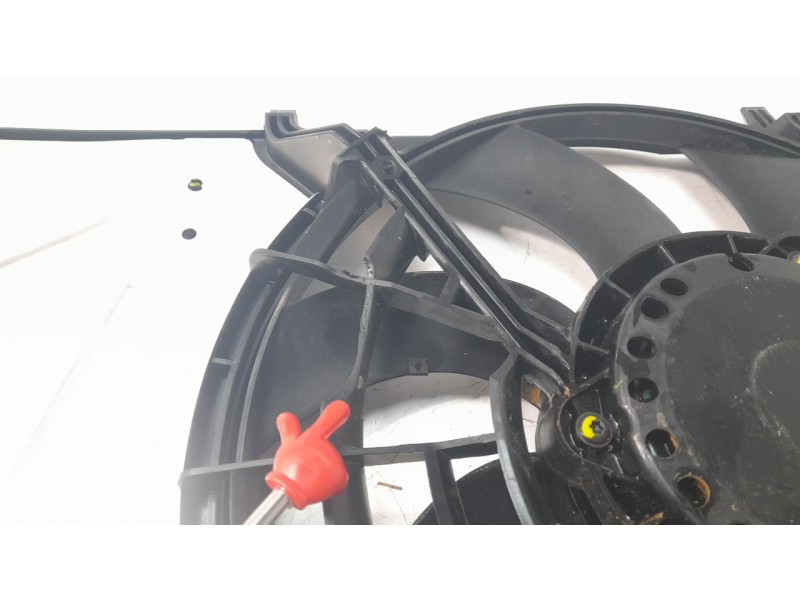 Recambio de electroventilador para opel crossland x / crossland (p17, p2qo) 1.2 (75) referencia OEM IAM 6369678  