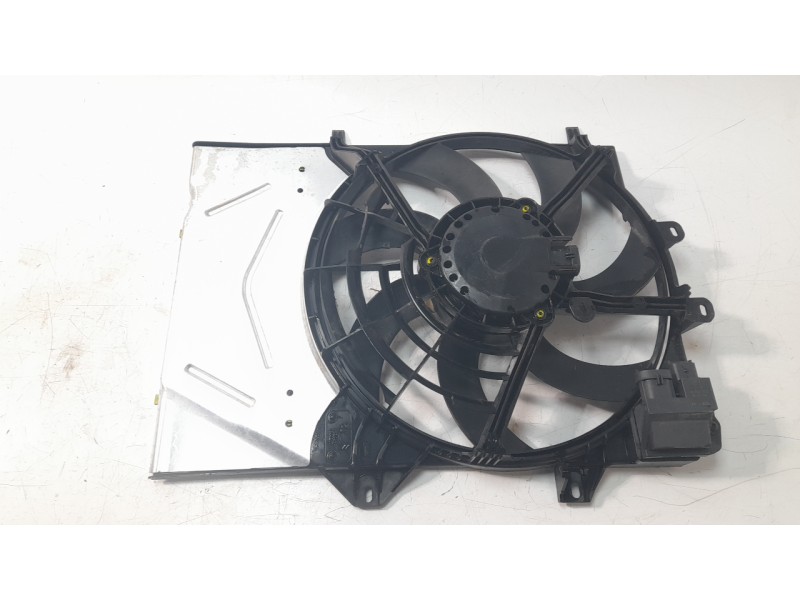 Recambio de electroventilador para opel crossland x / crossland (p17, p2qo) 1.2 (75) referencia OEM IAM 6369678  
