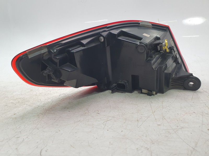 Recambio de piloto trasero derecho para bmw 1 (f40) 118 d referencia OEM IAM 63217450644 103F06410770 16690012