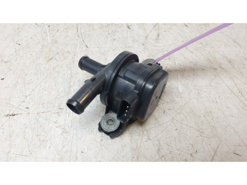 Recambio de bomba agua para toyota corolla (e21) hybrid active referencia OEM IAM G904047040  