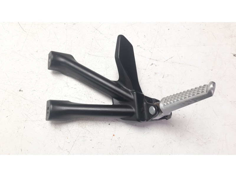 Recambio de estribera izquierda para honda cl cl500 (pc67) referencia OEM IAM 50725K3SJA0  