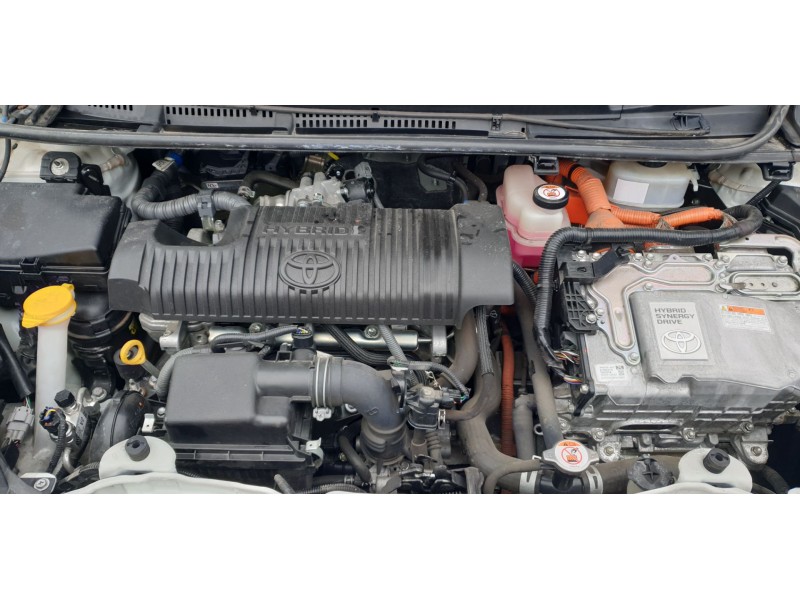 Recambio de compresor aire acondicionado para toyota yaris hybrid active referencia OEM IAM 8837015010  