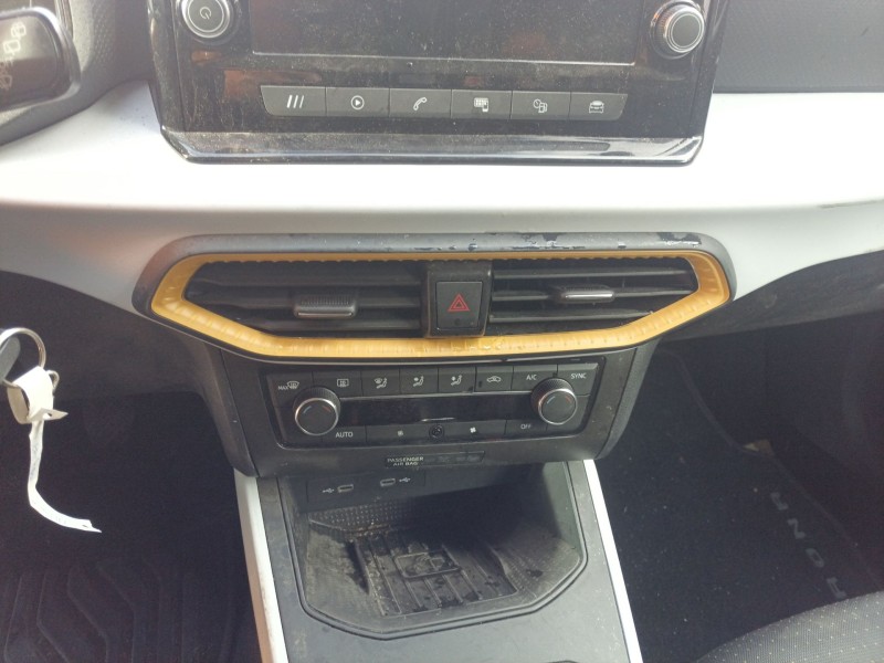 Recambio de aireador central para seat arona (kj7, kjp) 1.0 tsi referencia OEM IAM   