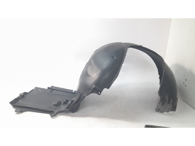 Recambio de paso de rueda delantero izquierdo para bmw 3 (e46) 330 i referencia OEM IAM 7039677  