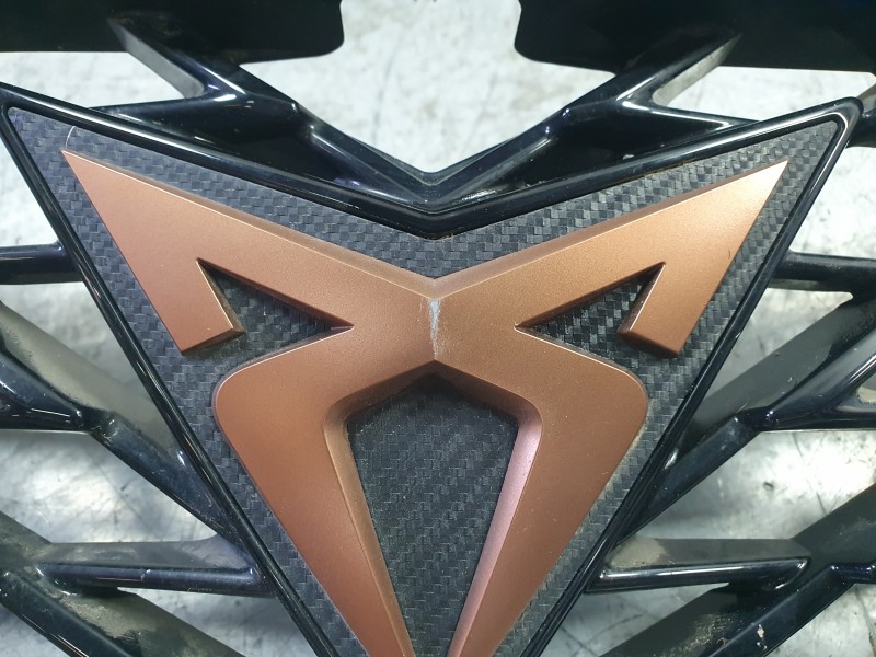 Recambio de rejilla delantera para cupra formentor 1.5 tsi referencia OEM IAM 5FF853651C  