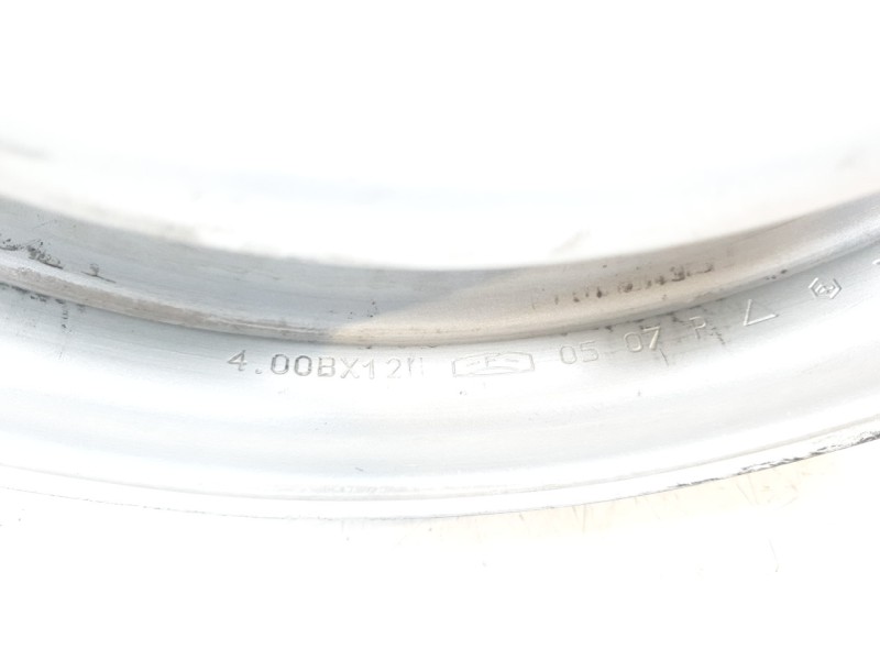 Recambio de llanta para piaggio porter caja/chasis 1.3 16v referencia OEM IAM LLANTA  