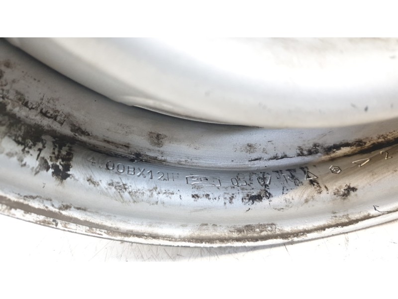 Recambio de llanta para piaggio porter caja/chasis 1.3 16v referencia OEM IAM LLANTA  