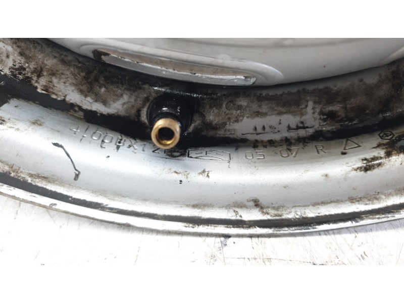 Recambio de llanta para piaggio porter caja/chasis 1.3 16v referencia OEM IAM LLANTA  