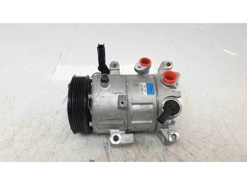 Recambio de compresor aire acondicionado para mazda 3 sedán (bp) evolution referencia OEM IAM BDNF61450  