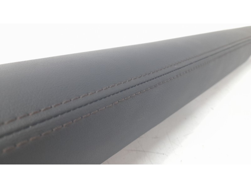 Recambio de moldura para mazda 3 sedán (bp) evolution referencia OEM IAM BDGF60371  