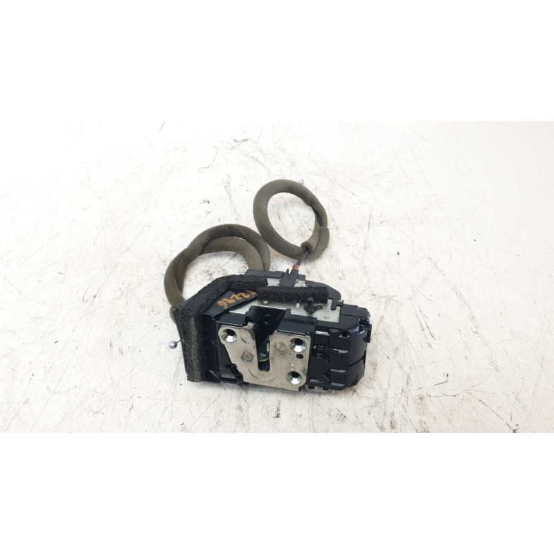 Recambio de cerradura puerta trasera izquierda para renault kadjar (ha_, hl_) 1.5 blue dci 115 referencia OEM IAM 825004EA2B  