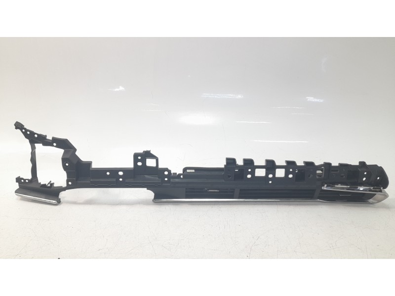 Recambio de moldura para mazda 3 sedán (bp) evolution referencia OEM IAM 24BGKM04  