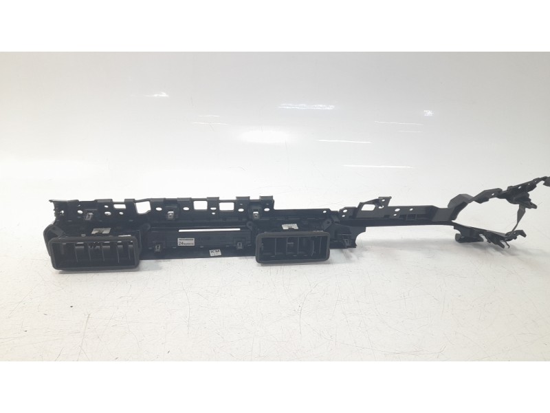 Recambio de moldura para mazda 3 sedán (bp) evolution referencia OEM IAM 24BGKM04  