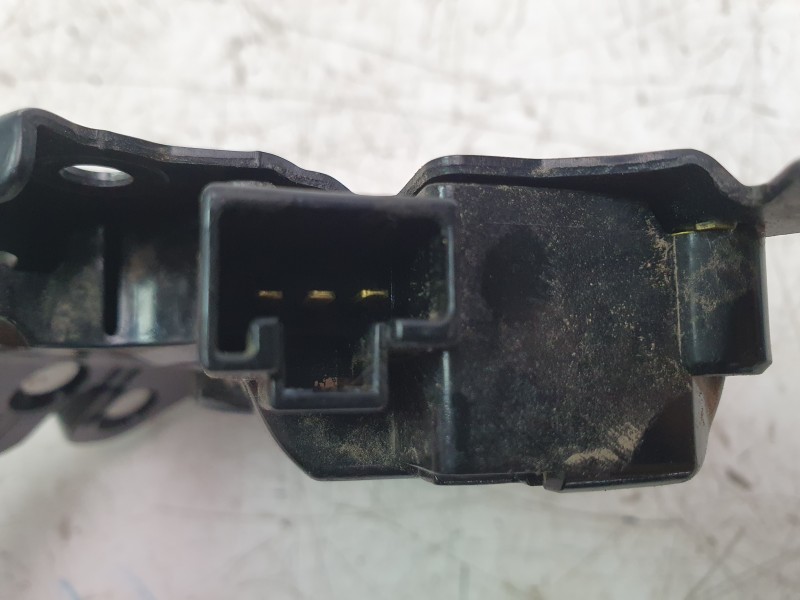 Recambio de cerradura maletero / porton para mazda 3 sedán (bp) evolution referencia OEM IAM GHK156820A  