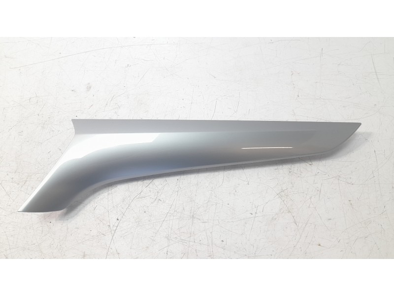 Recambio de moldura para opel corsa f (p2jo) 1.2 (68) referencia OEM IAM 529131017  