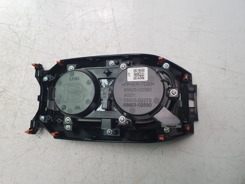 Recambio de moldura para toyota corolla fastback (_e21_) 1.8 hybrid (zwe211) referencia OEM IAM 5562602060  