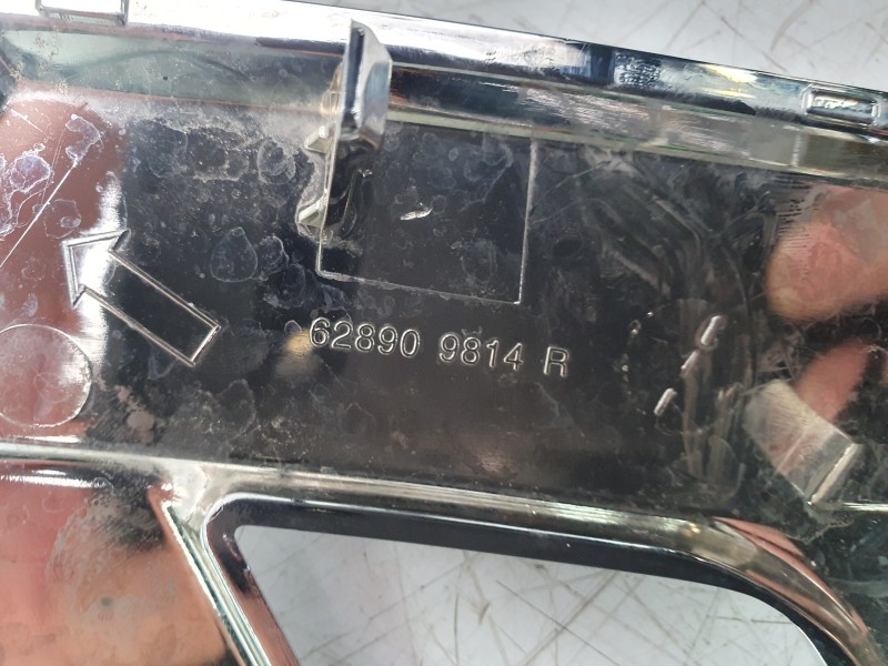 Recambio de moldura para renault kadjar (ha_, hl_) 1.5 blue dci 115 referencia OEM IAM 628909814R  