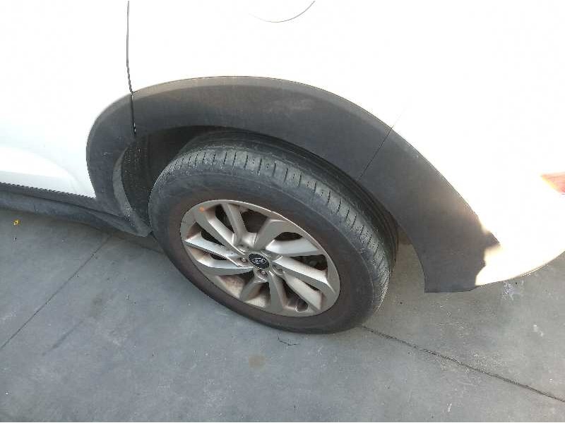 Recambio de paso rueda trasero izquierdo para hyundai tucson 1.6 cat referencia OEM IAM 86821D7100  