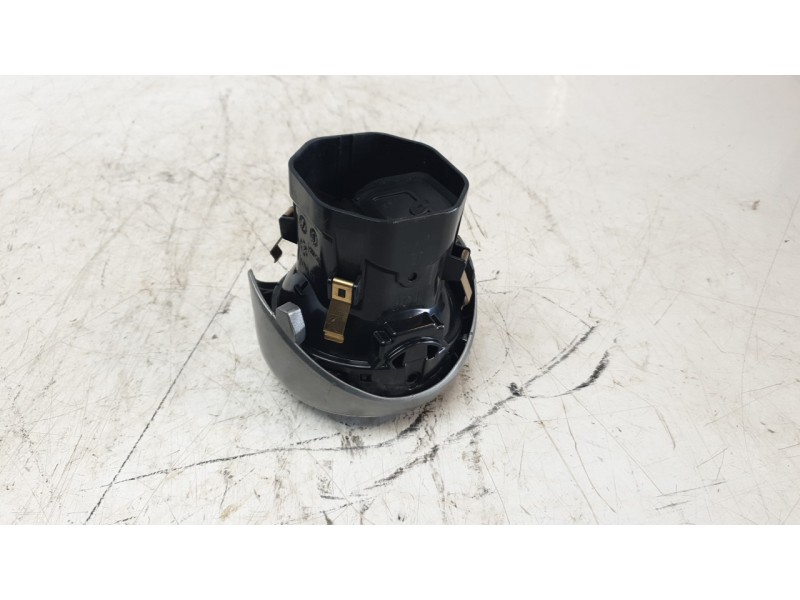 Recambio de aireador derecho para mercedes-benz clase c coupe (w205) c 250 d 4matic (205.309) referencia OEM IAM 2058304000  