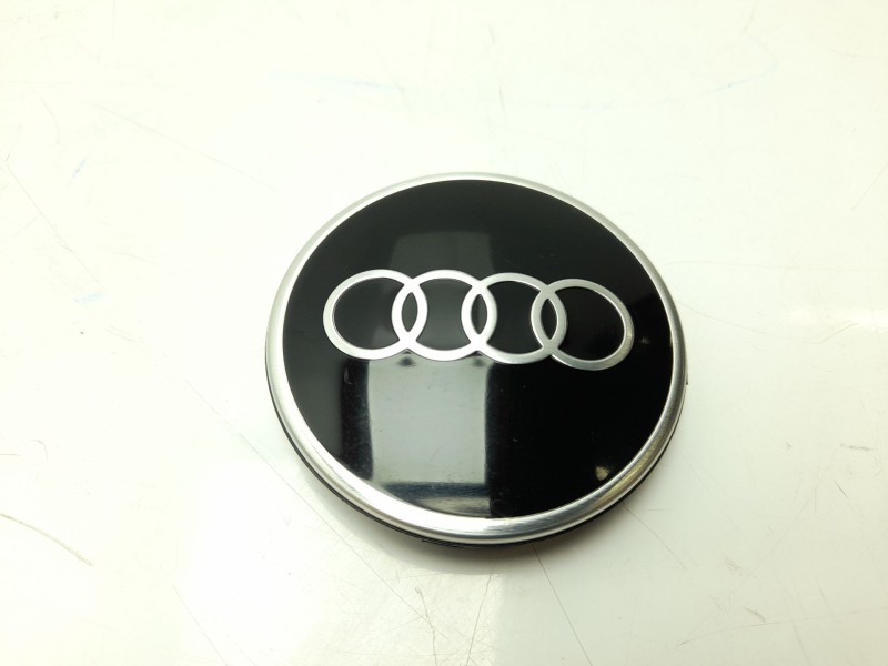 Recambio de tapacubos para audi a3 limousine (8ys, 8ym) 30 tdi referencia OEM IAM 81A601170  