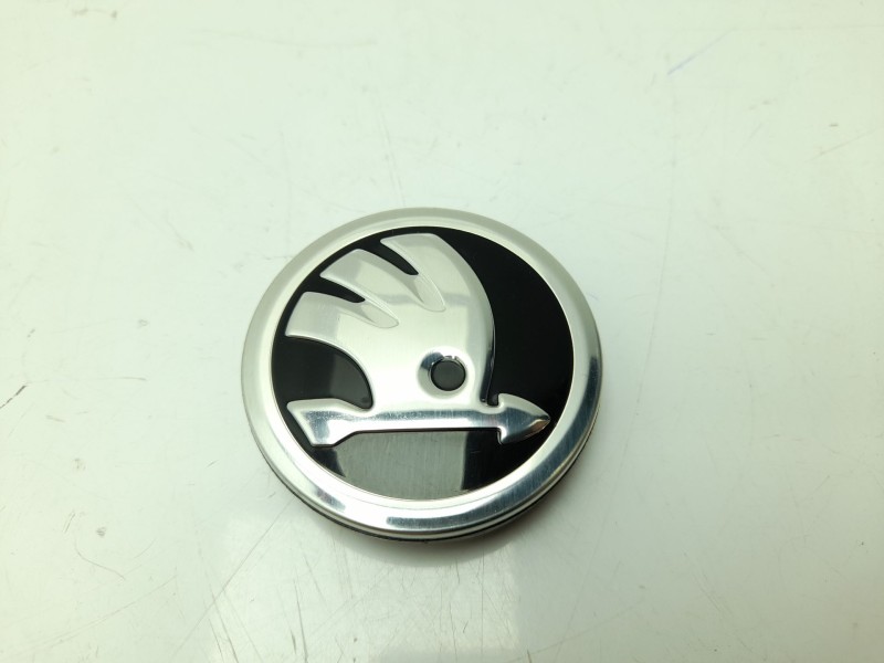 Recambio de tapacubos para skoda kamiq (nw4) 1.0 tsi referencia OEM IAM 5E0601151  