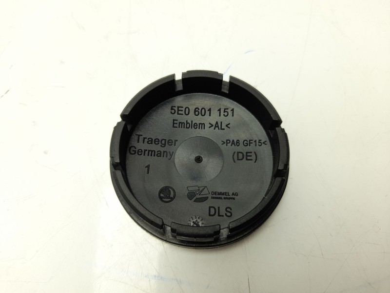 Recambio de tapacubos para skoda kamiq (nw4) 1.0 tsi referencia OEM IAM 5E0601151  