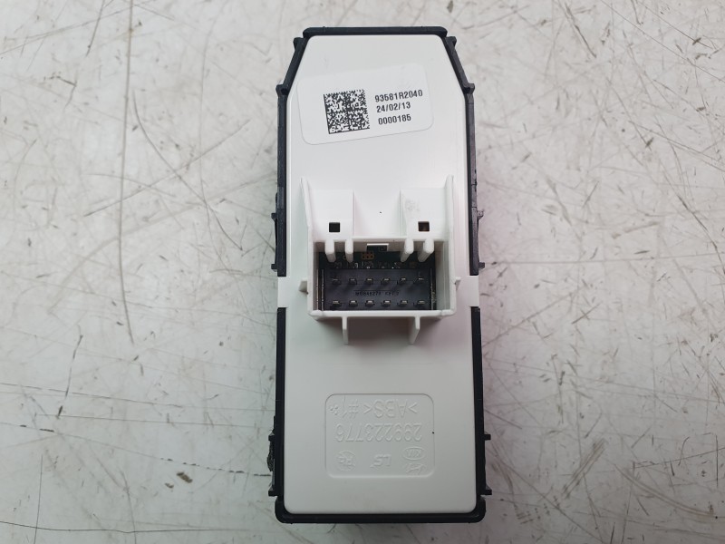 Recambio de mando elevalunas trasero izquierdo para kia sportage v (nq5) 1.6 t-gdi hybrid referencia OEM IAM 93581R2040  