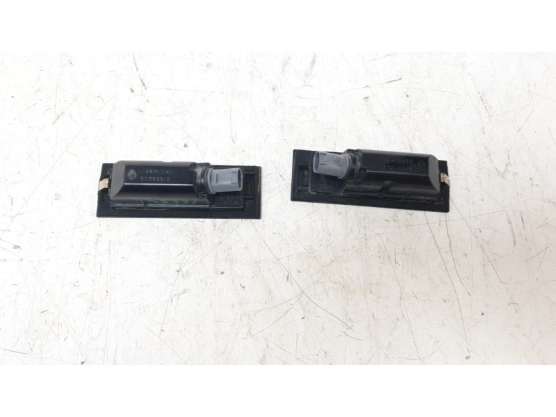 Recambio de piloto matricula para jeep renegade suv (bu, b1, bv) 1.6 referencia OEM IAM 51953208  