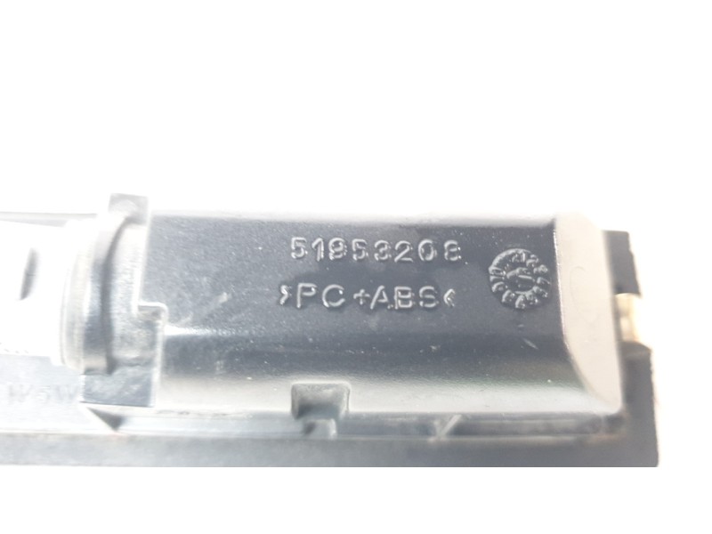 Recambio de piloto matricula para jeep renegade suv (bu, b1, bv) 1.6 referencia OEM IAM 51953208  