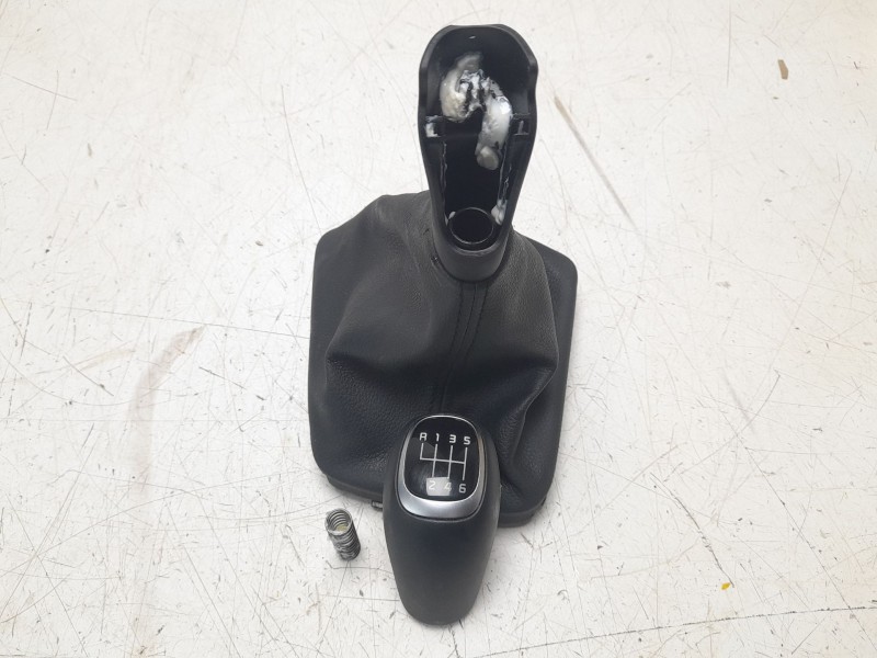 Recambio de pomo palanca cambio para kia ceed tourer (cd) 1.0 t-gdi referencia OEM IAM 43711H8300  