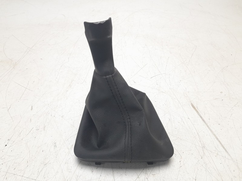 Recambio de pomo palanca cambio para kia ceed tourer (cd) 1.0 t-gdi referencia OEM IAM 43711H8300  