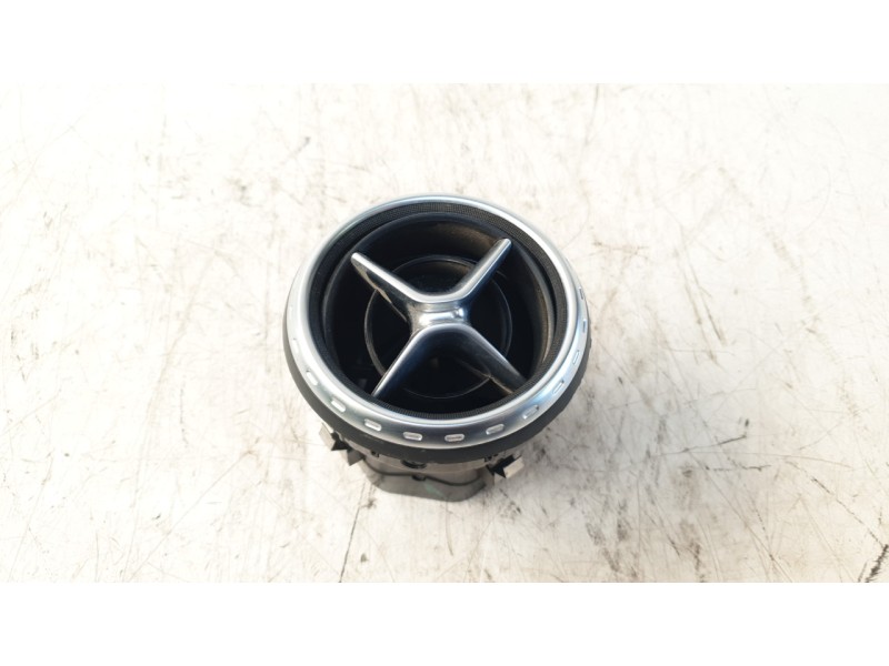 Recambio de aireador izquierdo para mercedes-benz clase gla (w156) gla 220 cdi 4m / d 4m (156.905) referencia OEM IAM A156830015