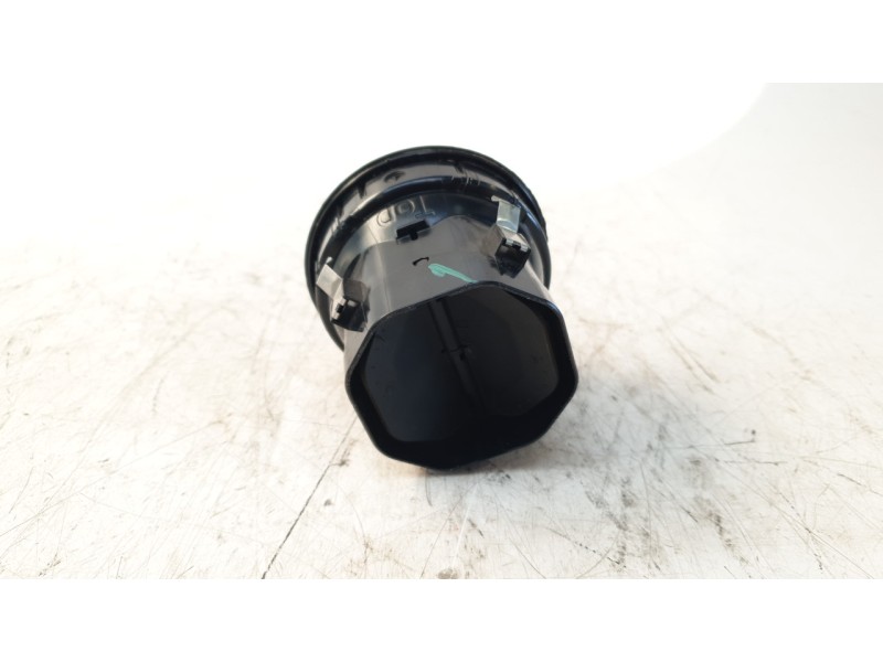 Recambio de aireador izquierdo para mercedes-benz clase gla (w156) gla 220 cdi 4m / d 4m (156.905) referencia OEM IAM A156830015