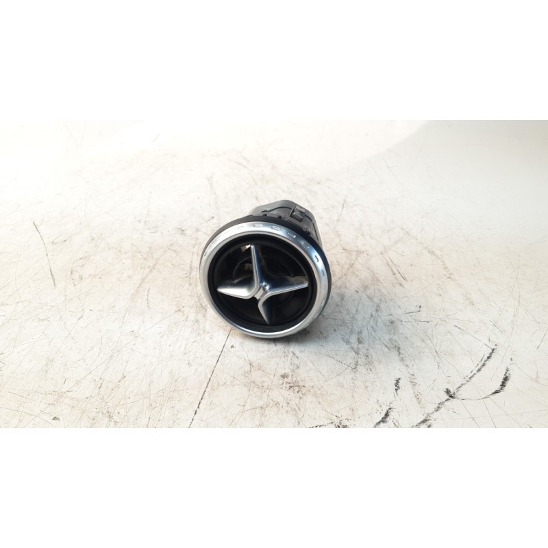 Recambio de aireador derecho para mercedes-benz clase gla (w156) gla 220 cdi 4m / d 4m (156.905) referencia OEM IAM A1568300154 