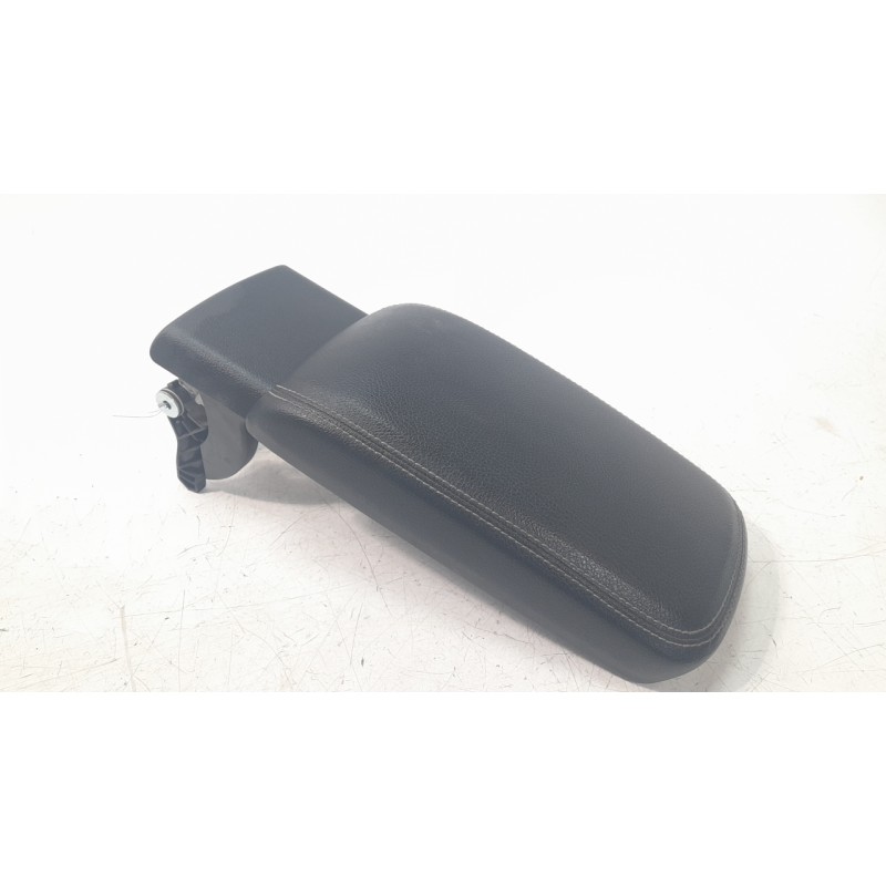 Recambio de apoyabrazos central para mercedes-benz clase gla (w156) gla 220 cdi 4m / d 4m (156.905) referencia OEM IAM 246680890