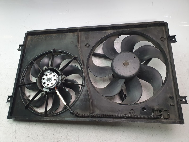 Recambio de electroventilador para volkswagen golf iv (1j1) 1.6 16v referencia OEM IAM 1J0121207M  