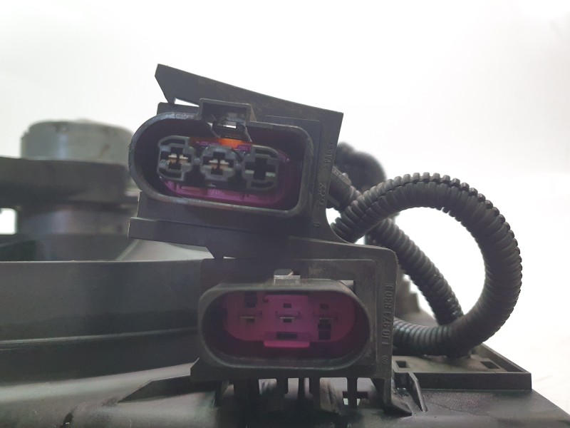 Recambio de electroventilador para volkswagen golf iv (1j1) 1.6 16v referencia OEM IAM 1J0121207M  
