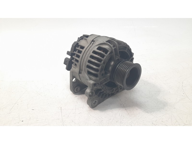 Recambio de alternador para volkswagen golf iv (1j1) 1.6 16v referencia OEM IAM 028903028  