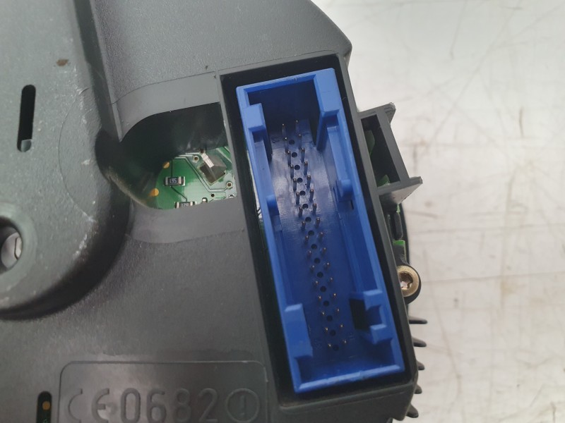 Recambio de cuadro instrumentos para volkswagen golf iv (1j1) 1.6 16v referencia OEM IAM 1J0920826A  