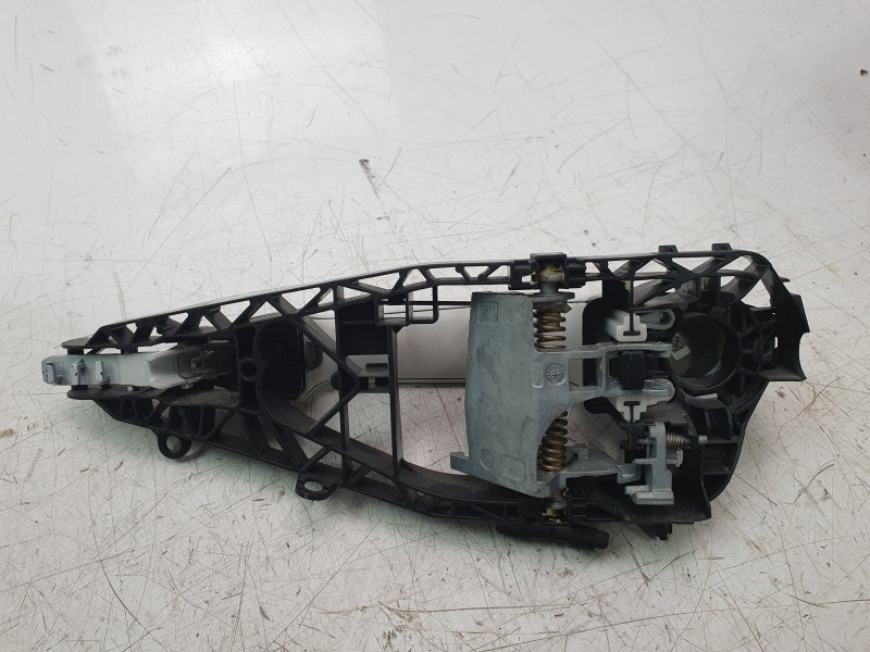 Recambio de maneta exterior trasera derecha para bmw 2 active tourer (f45) 218 d referencia OEM IAM 51217396306  