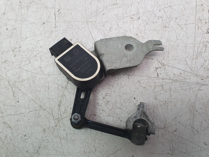 Recambio de travesaño inferior para mercedes-benz clase gla (w156) gla 220 cdi 4m / d 4m (156.905) referencia OEM IAM A222905050